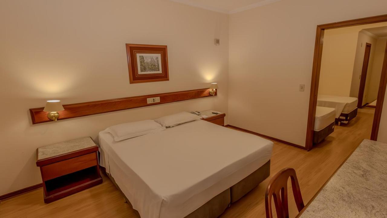 Lizon Curitiba Hotel Bagian luar foto