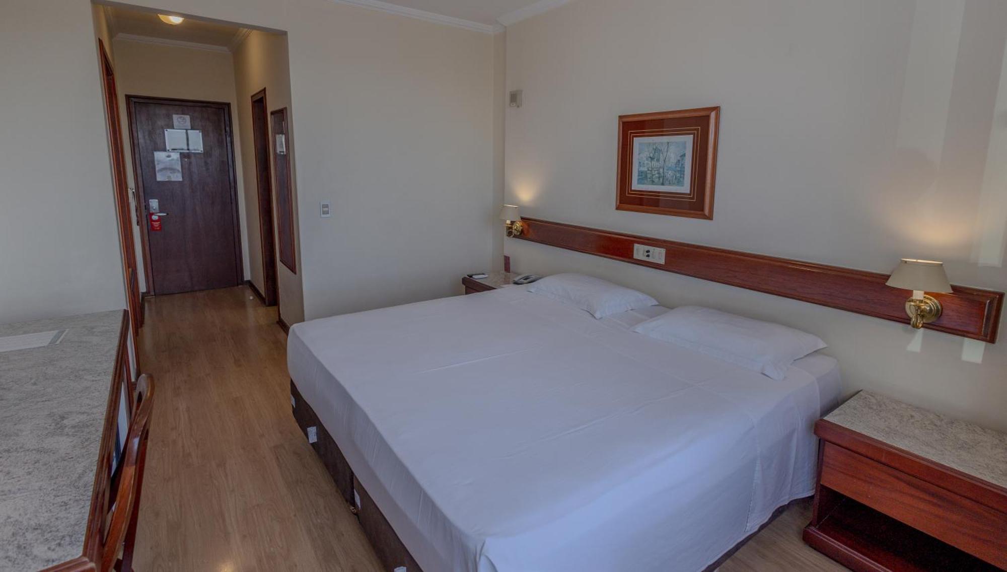 Lizon Curitiba Hotel Bagian luar foto