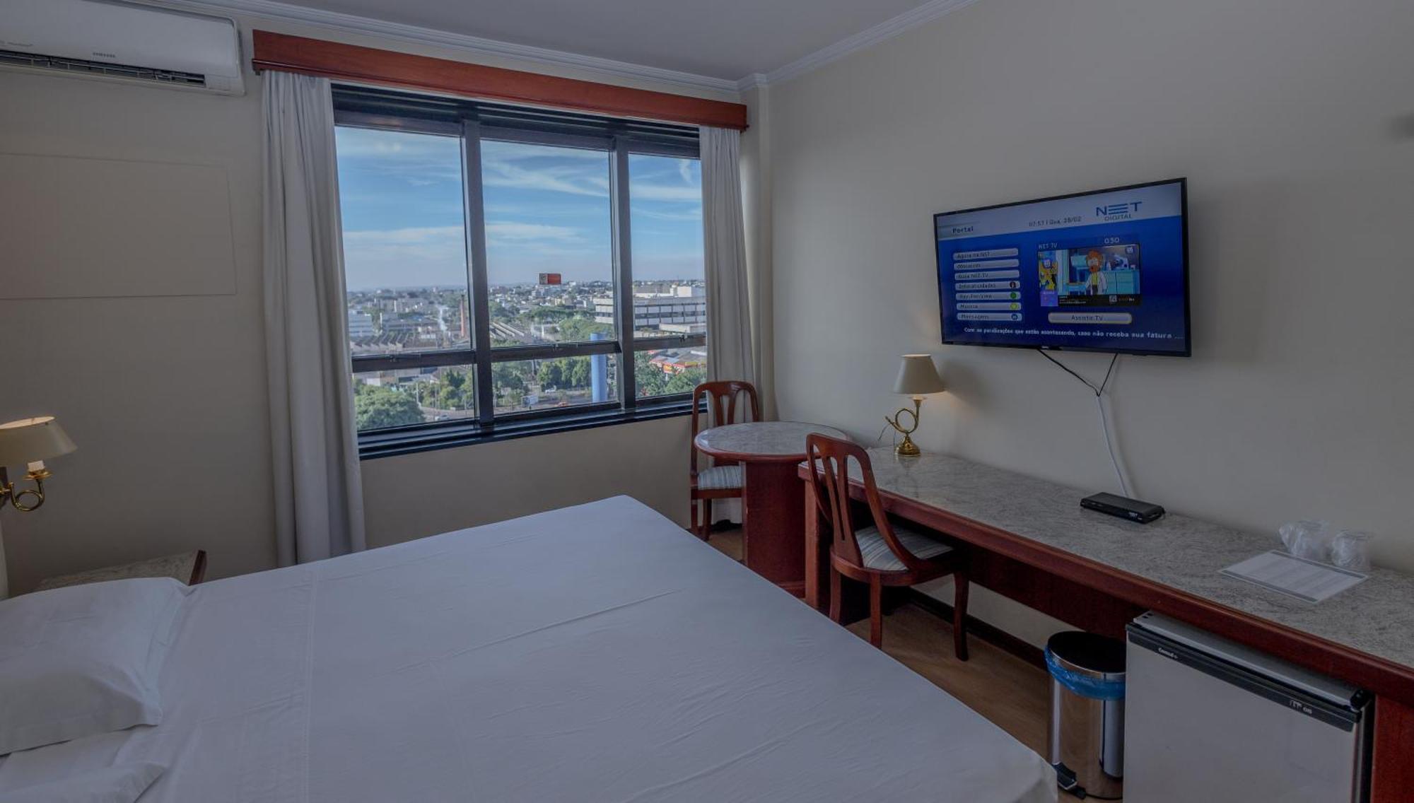 Lizon Curitiba Hotel Bagian luar foto